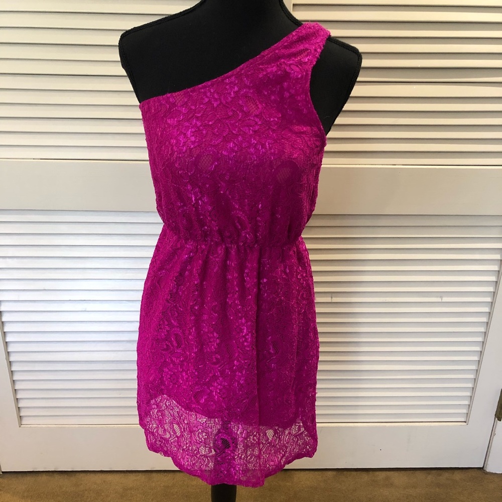 Buttons size M pink one shoulder dress